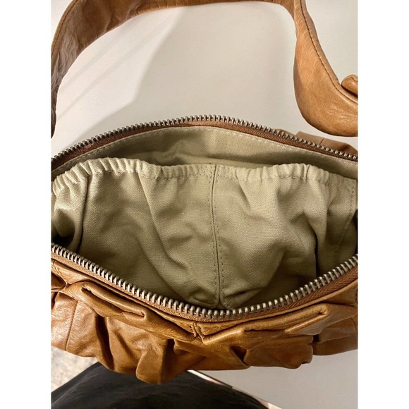 NWT Elliot Luca Y2K Retro Hipster Leather Shoulder Bag with Zip Close in Cognac - Picture 8 of 15